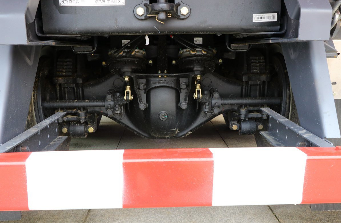 50 Ton Dump Trucks For Sale 8×4 Shacman L3000 Fast 10-Speed Manual Transmission 300hp