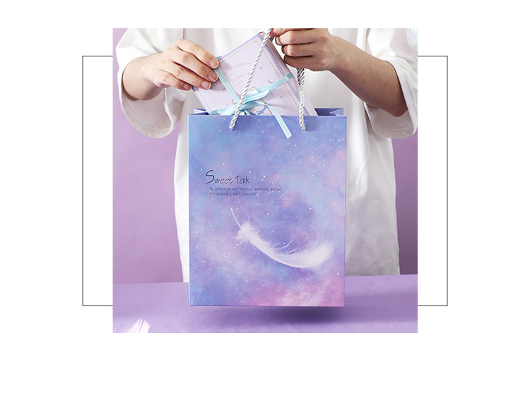 Rectangle 14*7*15cm Recycled Paper Gift Bags For Clothes