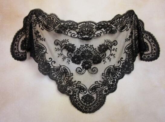 Black Spanish style veils and mantilla Catholic chapel lace - Mid-size
