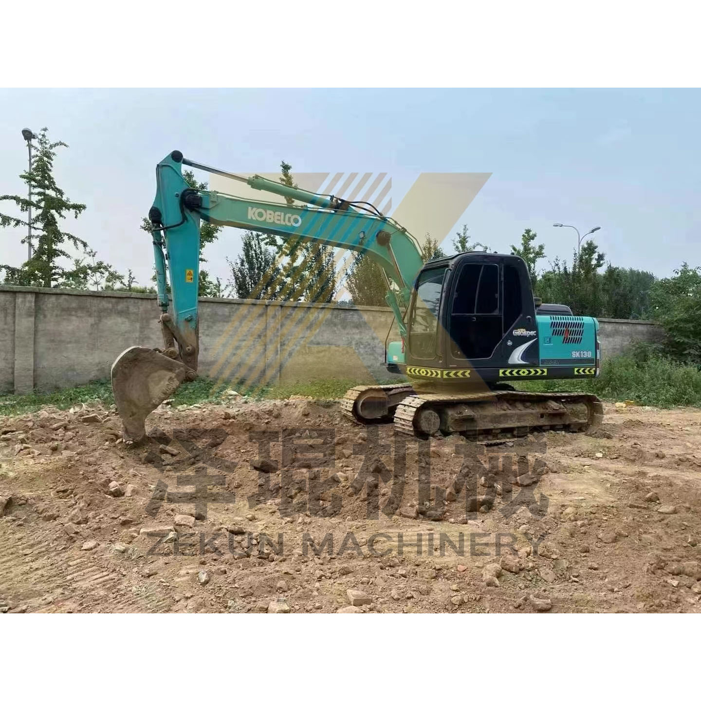 Used Japan 13Ton Kobelco SK130 Excavator with Hydraulic Valve