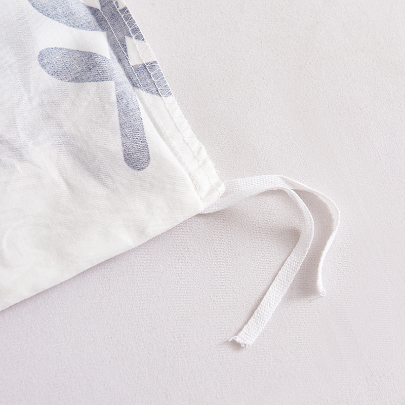 Experience the Softness and Durability of Our 100% Cotton Bedding Set for All-Season