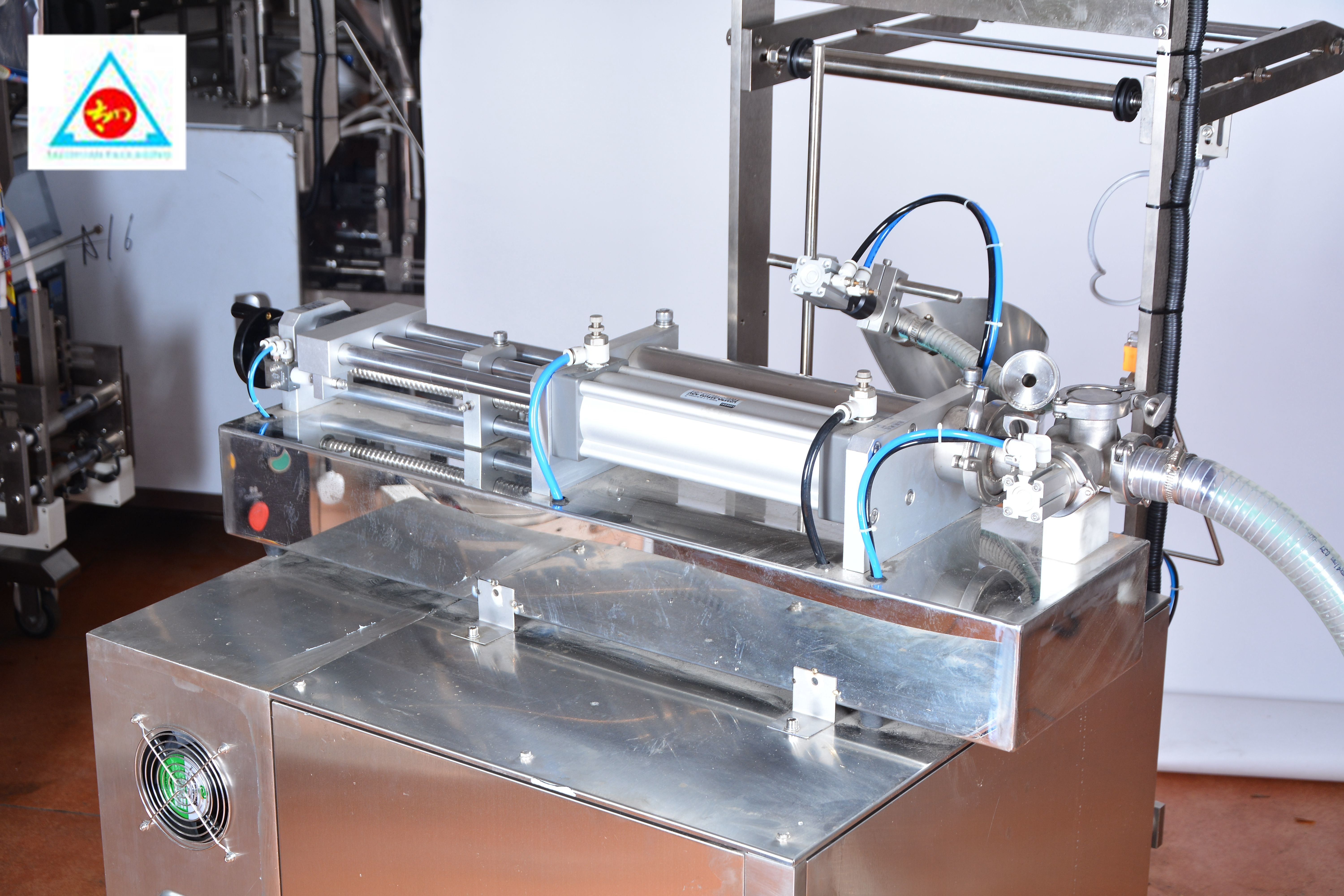 Automatic Multihead FillingAutomatic Liquid popsicle packing machine,popsicle ice lolly packing machine