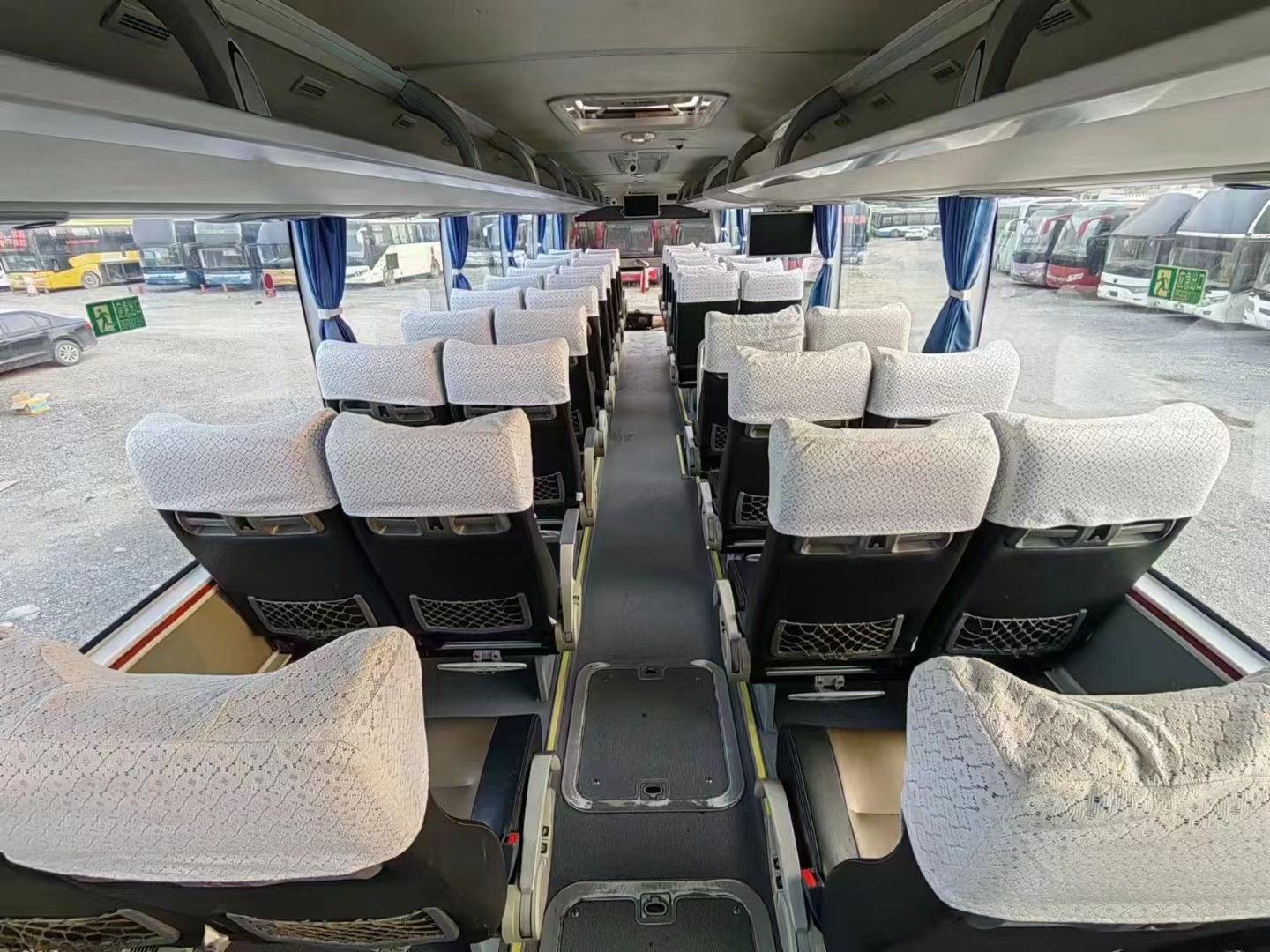 Passenger Bus Coach 50 Seats High Roof Yutong ZK6122H Weichai Engine 9726cc Capacity
