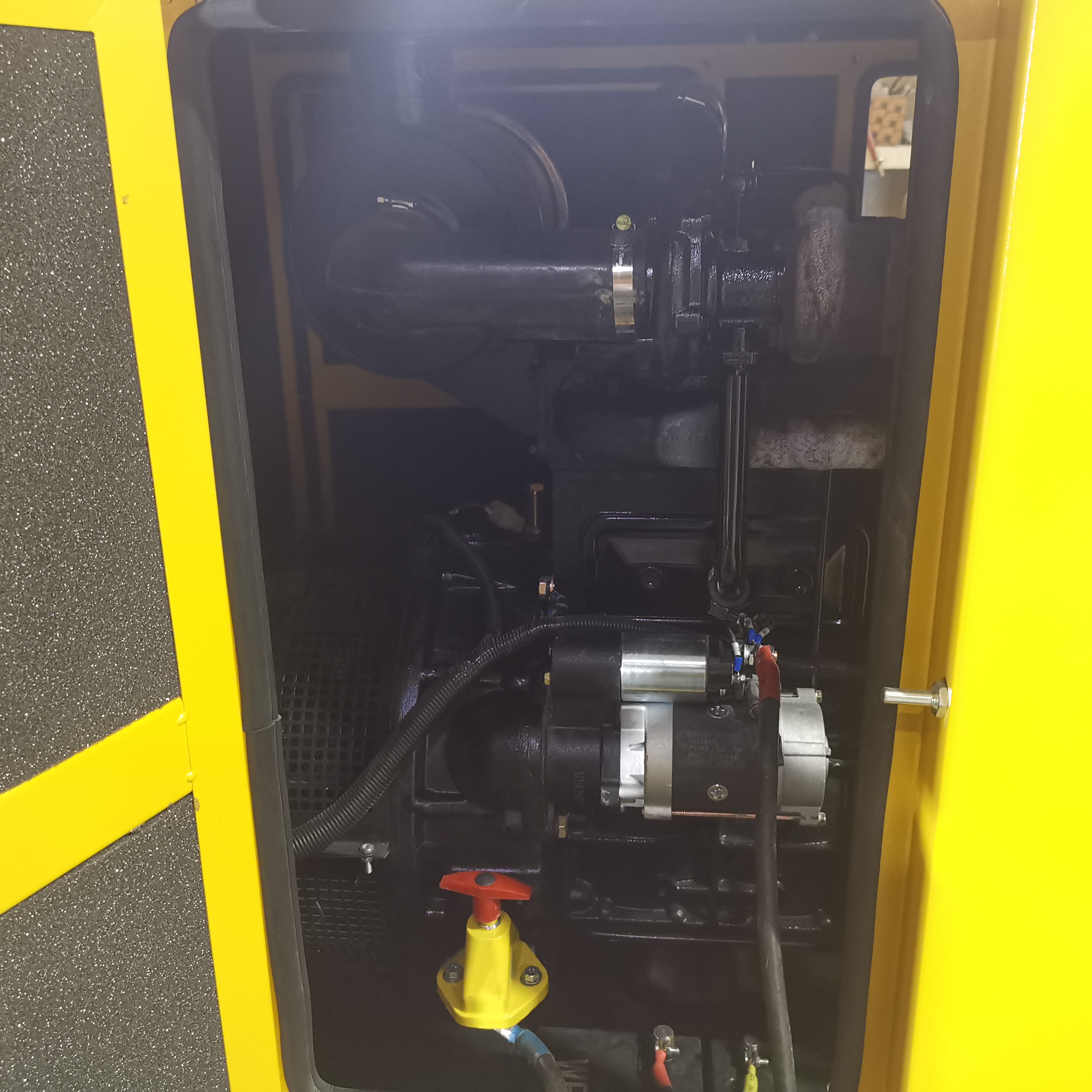 50kw 65KVA 230V/400V SUPER SILENT TYPE DIESEL GENERATOR SET Ideal for Country Markets