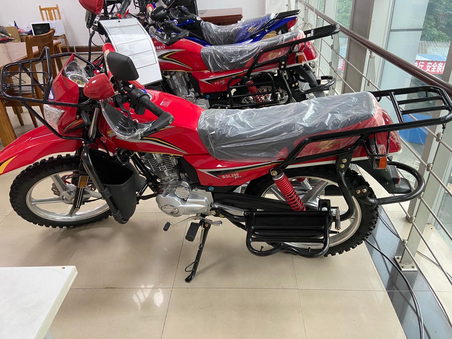 Stylish 4 Stroke Electric Racing Motorcycle 150cc Racing Dirt Bike 200 - 350W