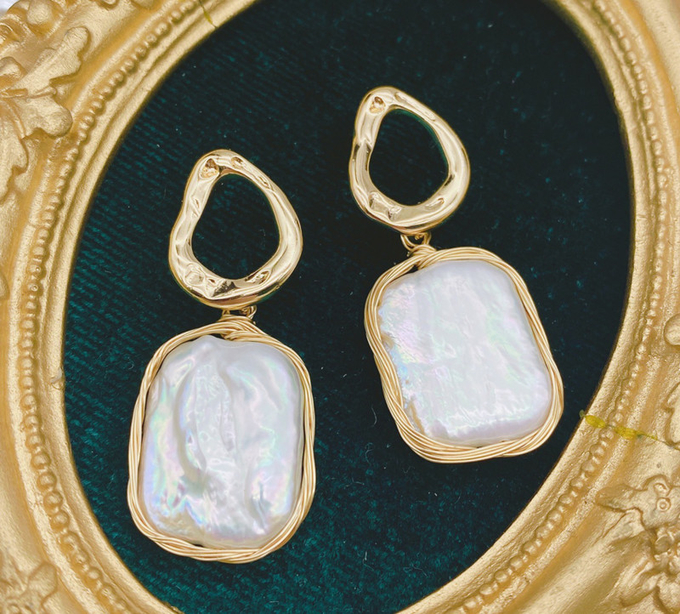 Natural Baroque Pearl Earring Fashion Irregular Pearl Dangle Earrings For Women Baroque Freshwater Pearls Hoop Earrings