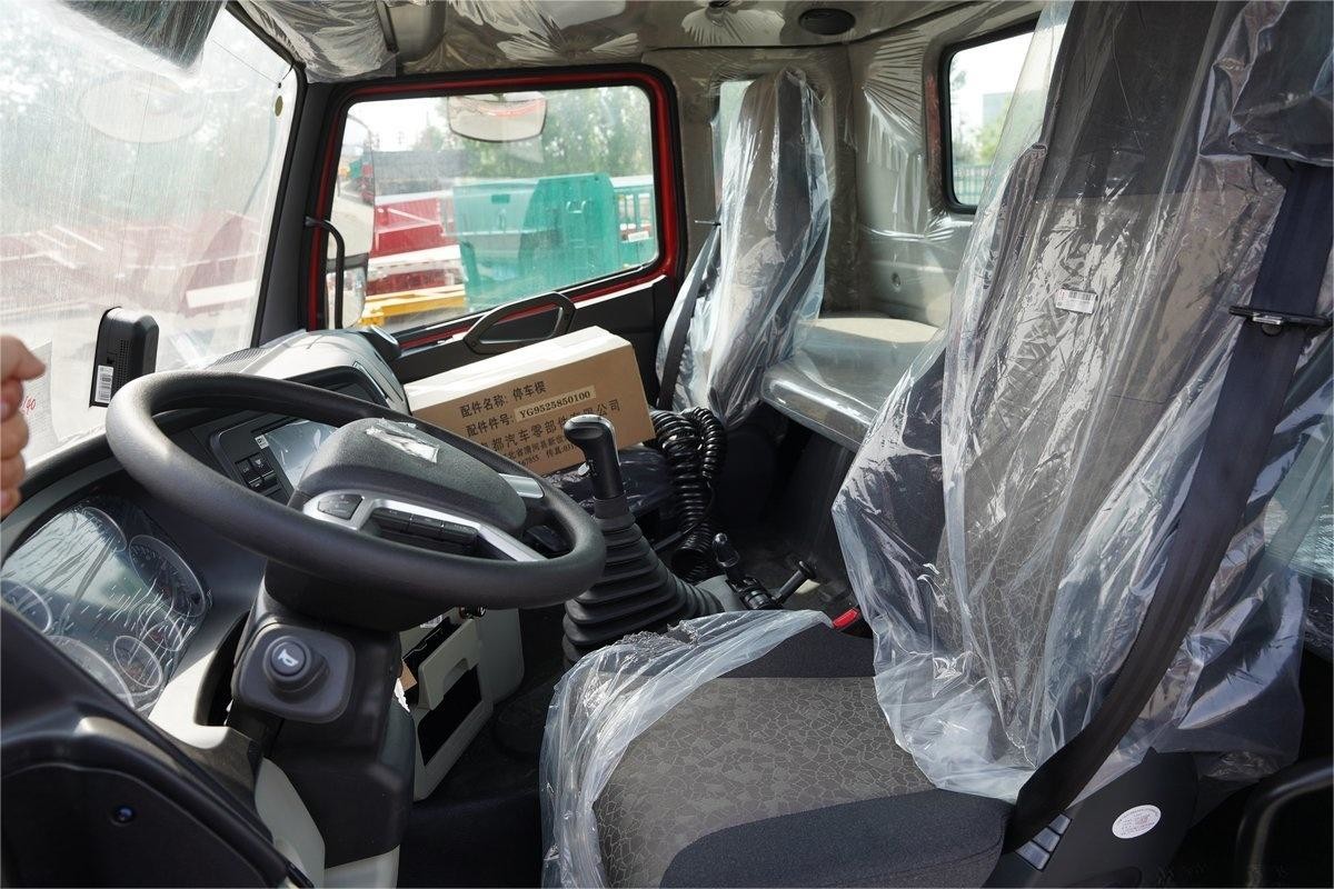 Sinotruk Howo N7G Heavy Truck Single-Row Half-Seat 460HP 6X4 Diesel 12-Speed Tractor