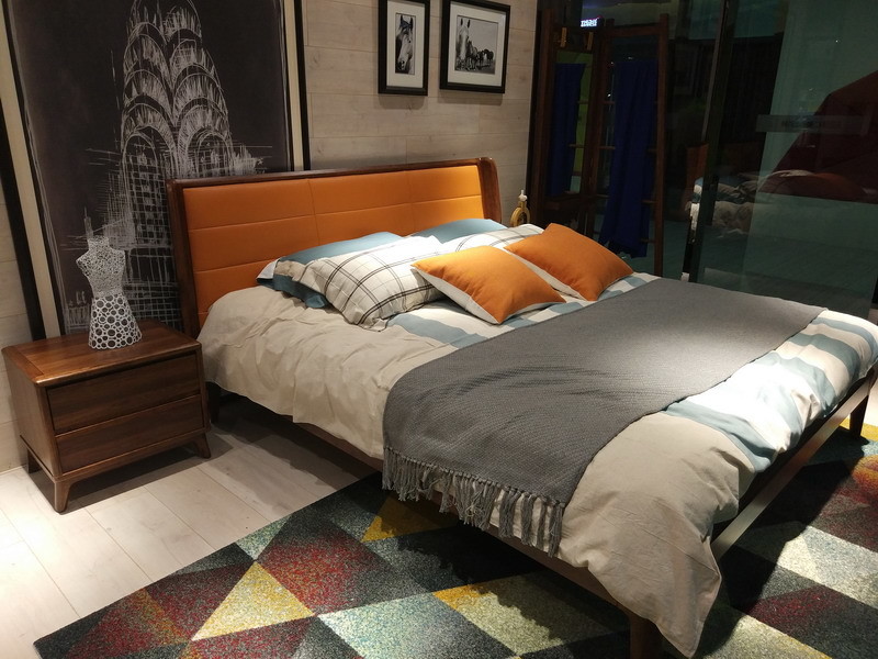 2017 New design of Fabric Upholstered headboard Bed by Walnut wood frame for Fashion Apartment bedroom furniture use