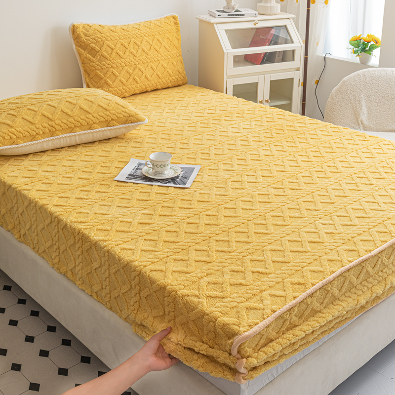 Non-slip Mattress Cover for Winter Warmth 133x72 Fabric Density Fitted Sheet Sets