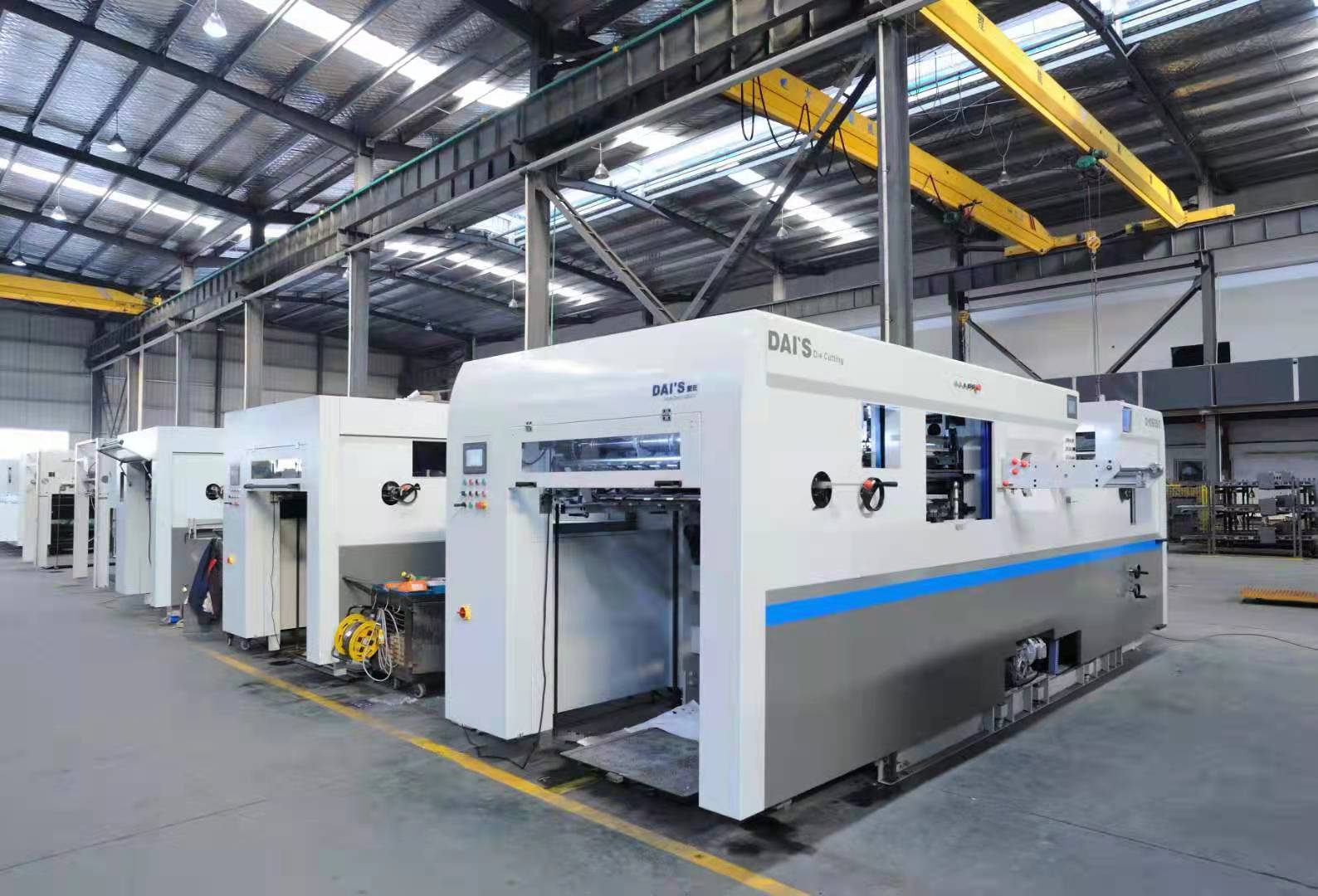 Chinese Direct Die Cutting Machine Max.Paper Size 1500*1100mm ± 0.25mm Precision