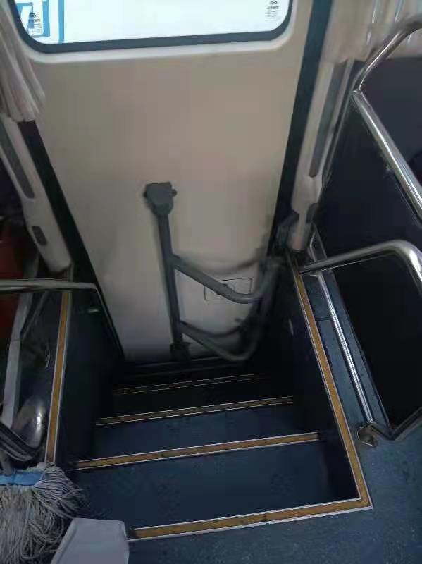 49 Seats Used Bus Used Yutong Bus ZK6122HQ Used Coach Bus Left Hand Drive With Air Conditioner