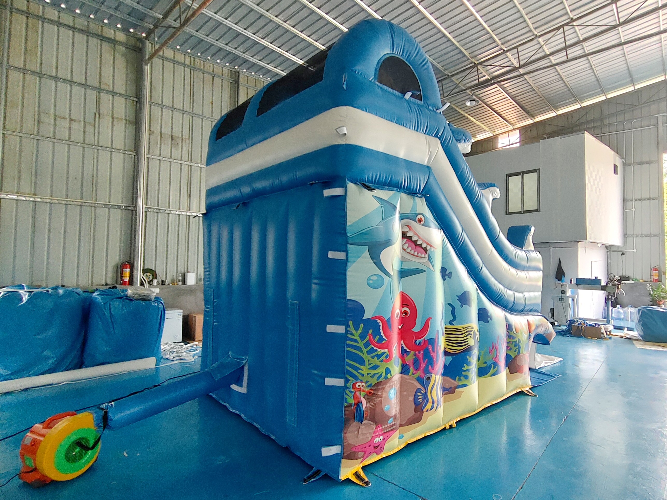 Commercial PVC Fireproof Inflatable Dry Slide Ocean Park High Slides Inflatable Castle For Kids And Adults