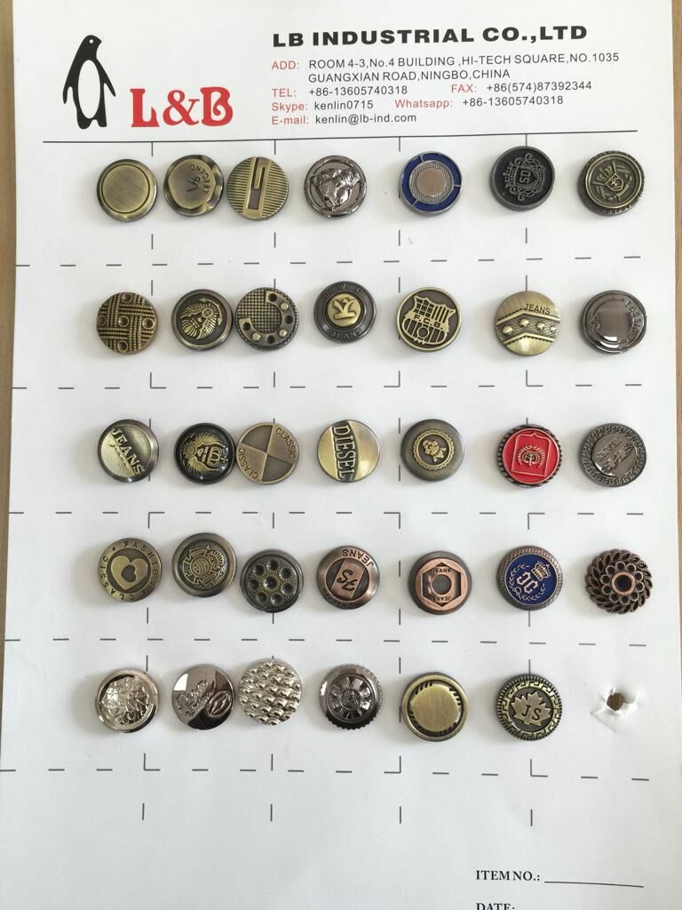 wholesale DIY fancy children Heart-shaped button resin 2 holes shirt trench coat button