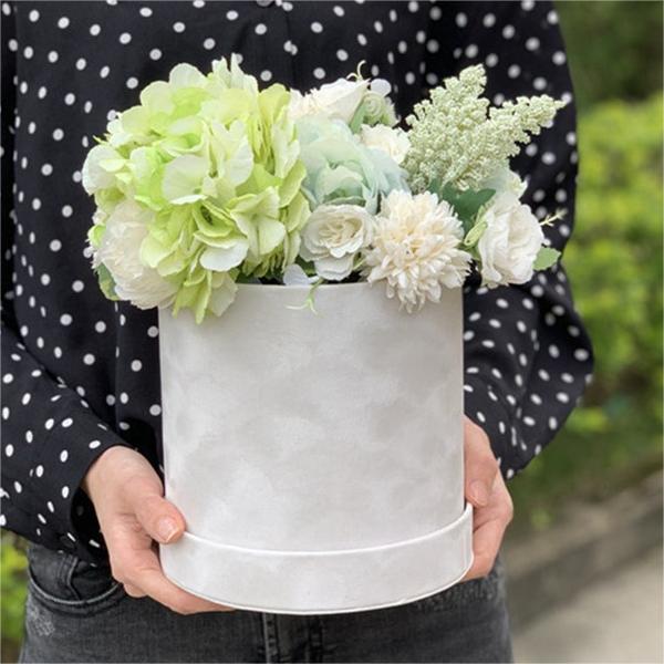 Round Hug Bucket Gift Box Luxury Paper Box Packaging For Flowers