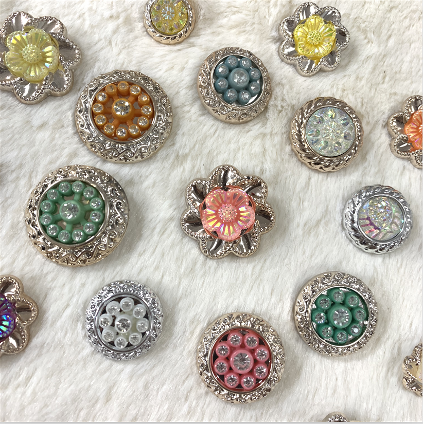 wholesale factory 18L 20L 24L 28L 34L big size plastic ABS coat button combine plastic button