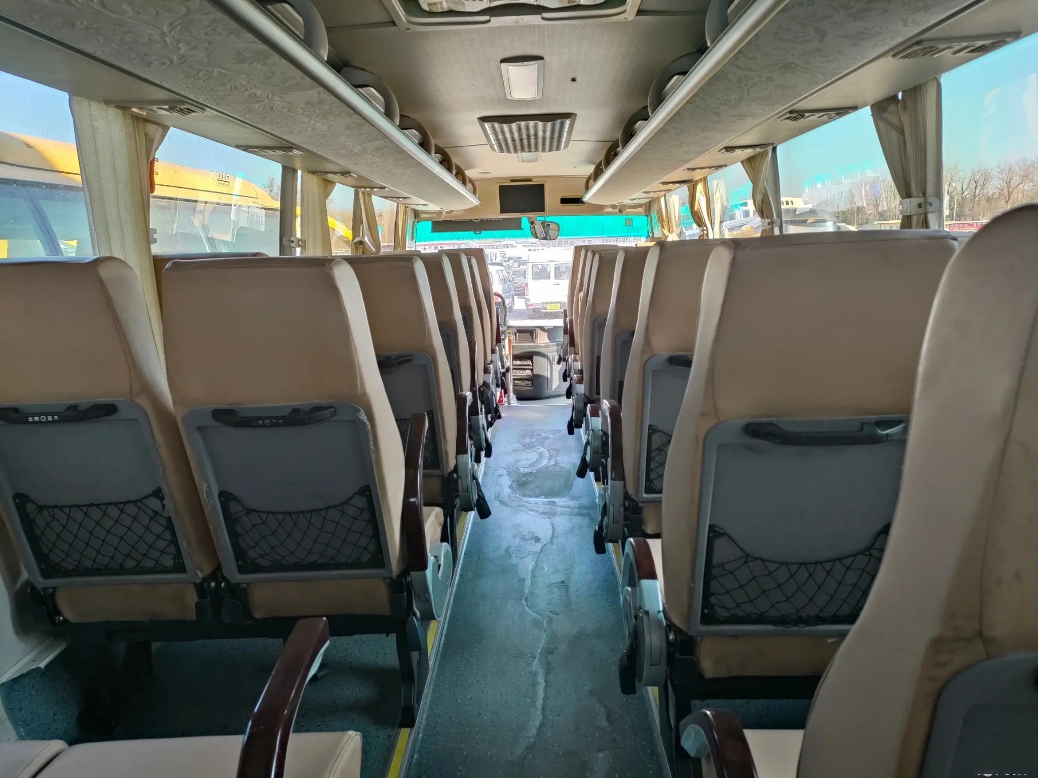2nd Hand Coach 37 Seats Single Door Air Conditioner EURO IV Manual Transmission Used Golden Dragon Bus XML6857