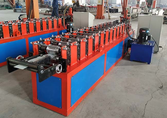 Side Guide Rail Roller Shutter Door Roll Forming Machine With Hydraulic Cutting System