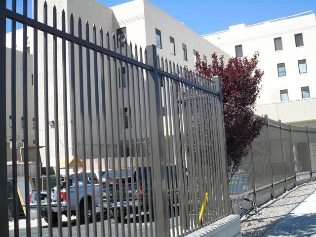 ISO9001 Black 2.2m Tall Steel Tubular Fencing Anti Climb For Community