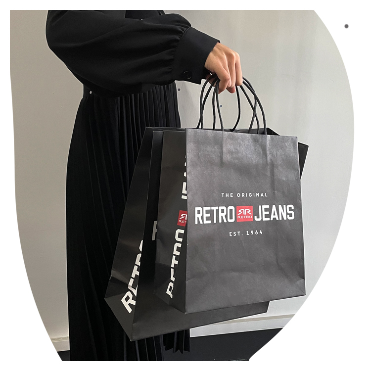 Black Luxury Custom Printed Paper Bag With Handle Eco Friendly Biodegradable
