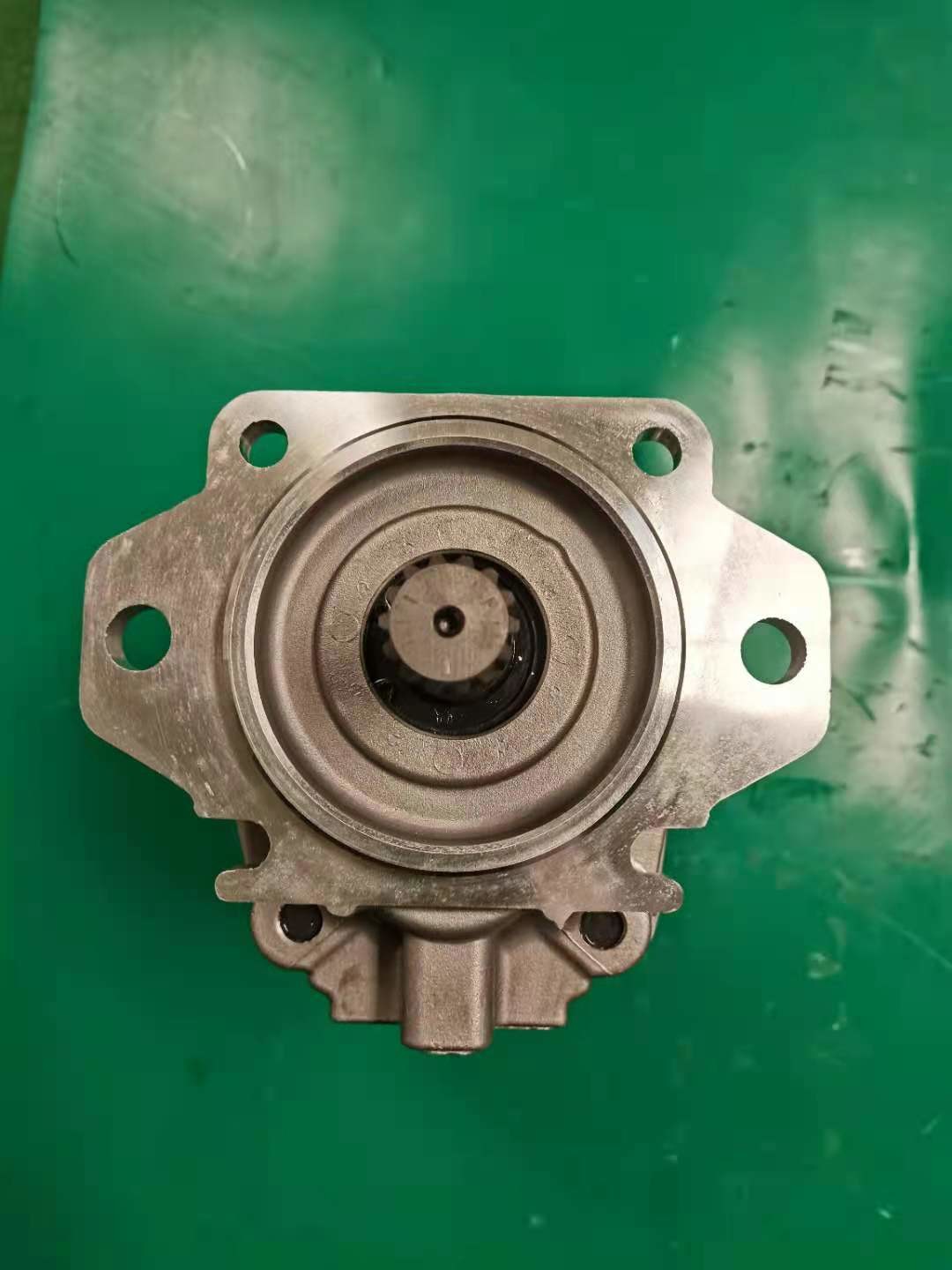 705-52-31070 Komatsu Gear Pump SAR80-8 H PC750 PC750SE PC800 PC800SE
