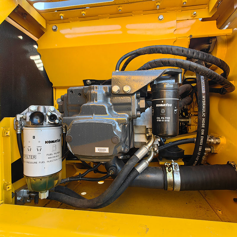 Used Komatsu PC220-8N1 crawler Excavator SAA6D107E-1 Engine 1m³ Bucket Capacity 22 tonnage