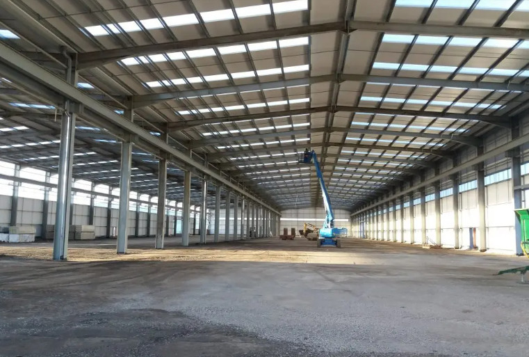 Lightweight Low Cost Steel Frame House , Prefab Steel Frame Farm Building