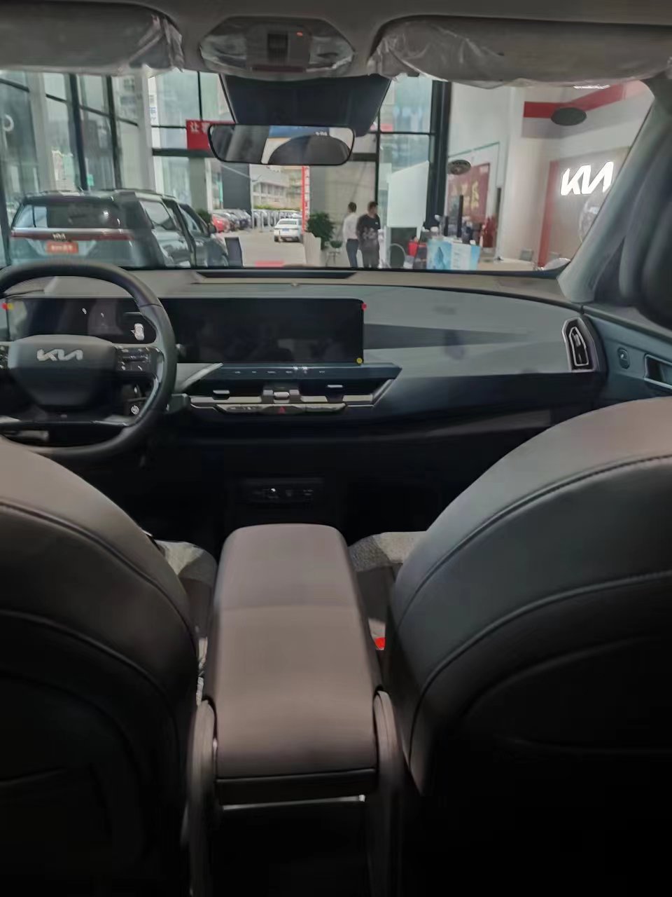 2024KIA EV5 Pure Electric Vehicle SUV 64.2kWh Battery Capacity 0.45 Hour Charging Time
