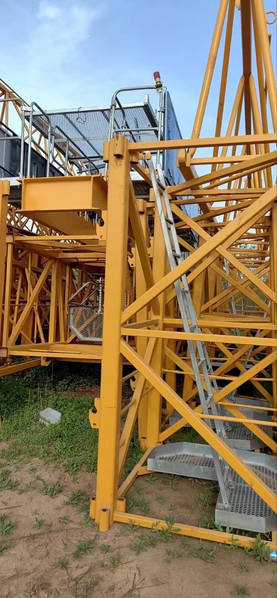 Sell Used 19 and 20 Year Zoomlion Flat Head Tower Crane