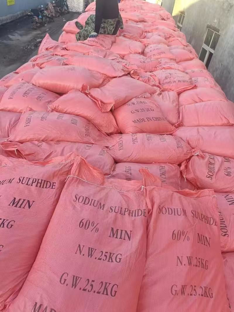 CAS Number 1313-82-2 Na2S Flakes 78.04 Sodium Sulphide Red Flakes
