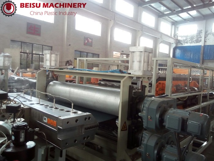 Simple Operation Plastic Sheet Extrusion Machine , PVC Sheet Making Machine Big Intensity