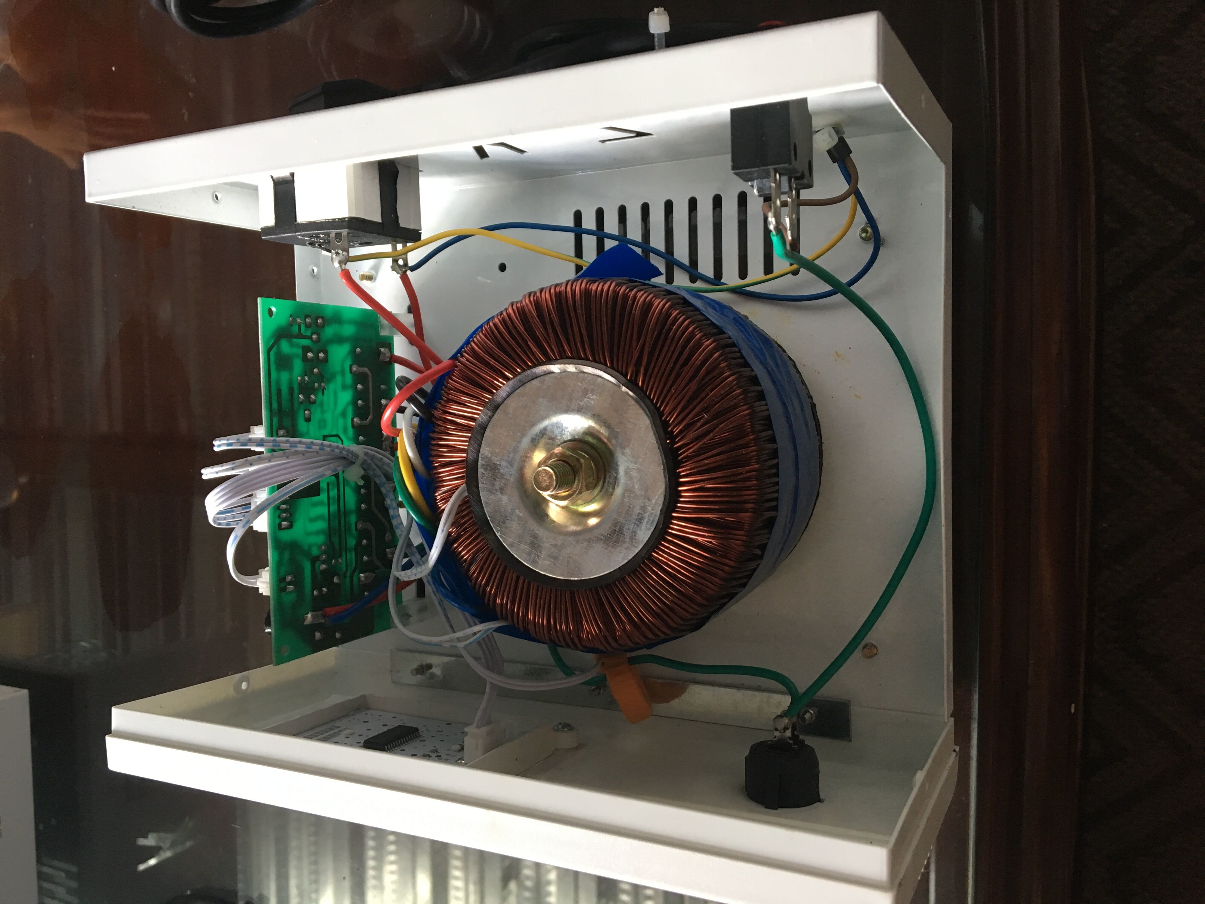 Super Low Voltage 2000w Svc Voltage Stabilizer For Householders