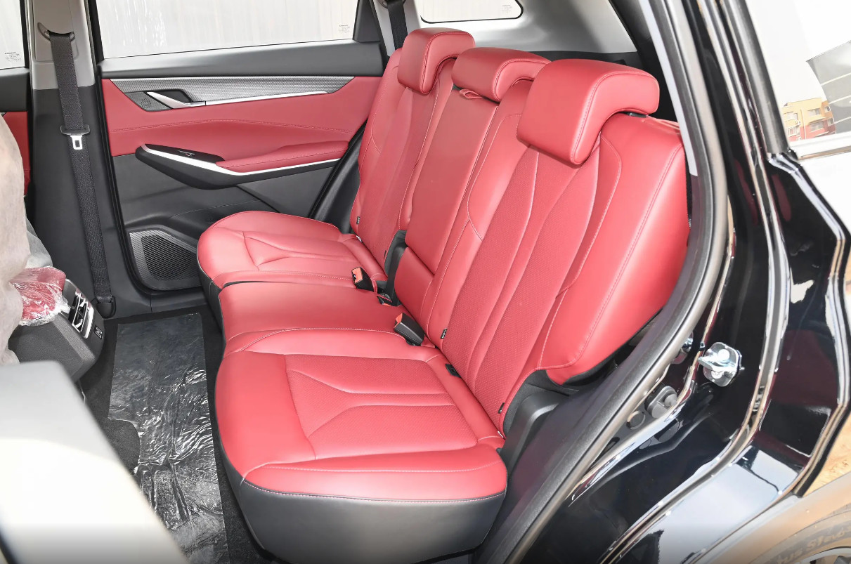 Changan CS75 PLUS Compact 5 Door 5 Seat SUV 1.5T LxWxH(Mm) 4700x1865x1710