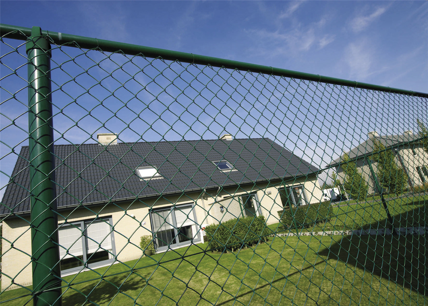 Galvanized Chain Link Fence, with Hot-dipped galvanized, Electro-galvanized or PVC coated
