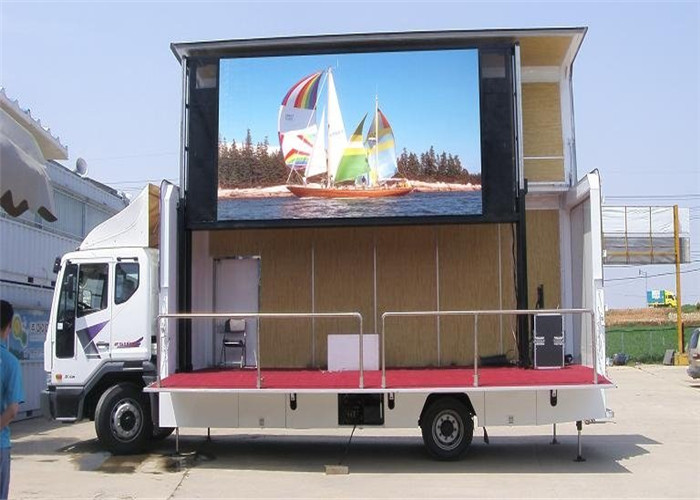 Mobile Advertising Trailer LED Display , Electronic Billboard LED Display P4mm