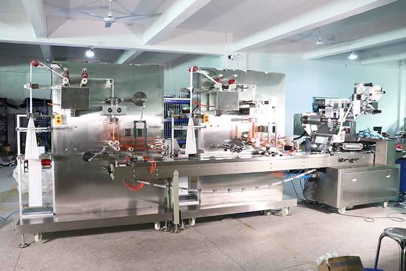 Stainless Steel Wet Wipes Packing Machine Production Line 2.8KW