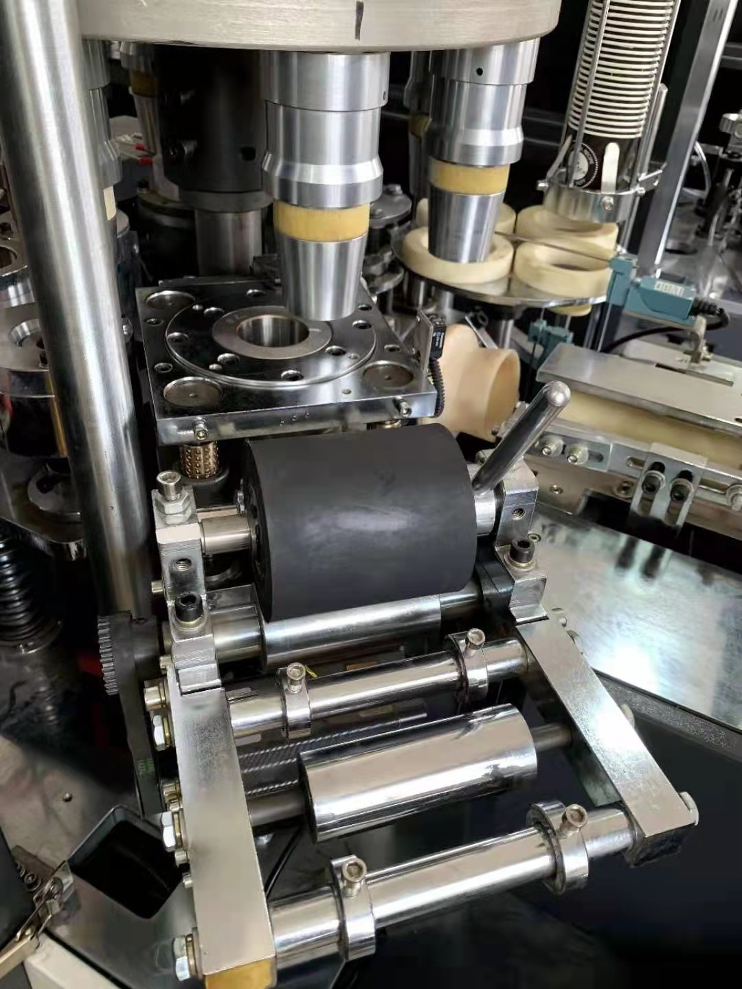 Double Wall Hot And Cold Drink Container Paper Cup Production Line