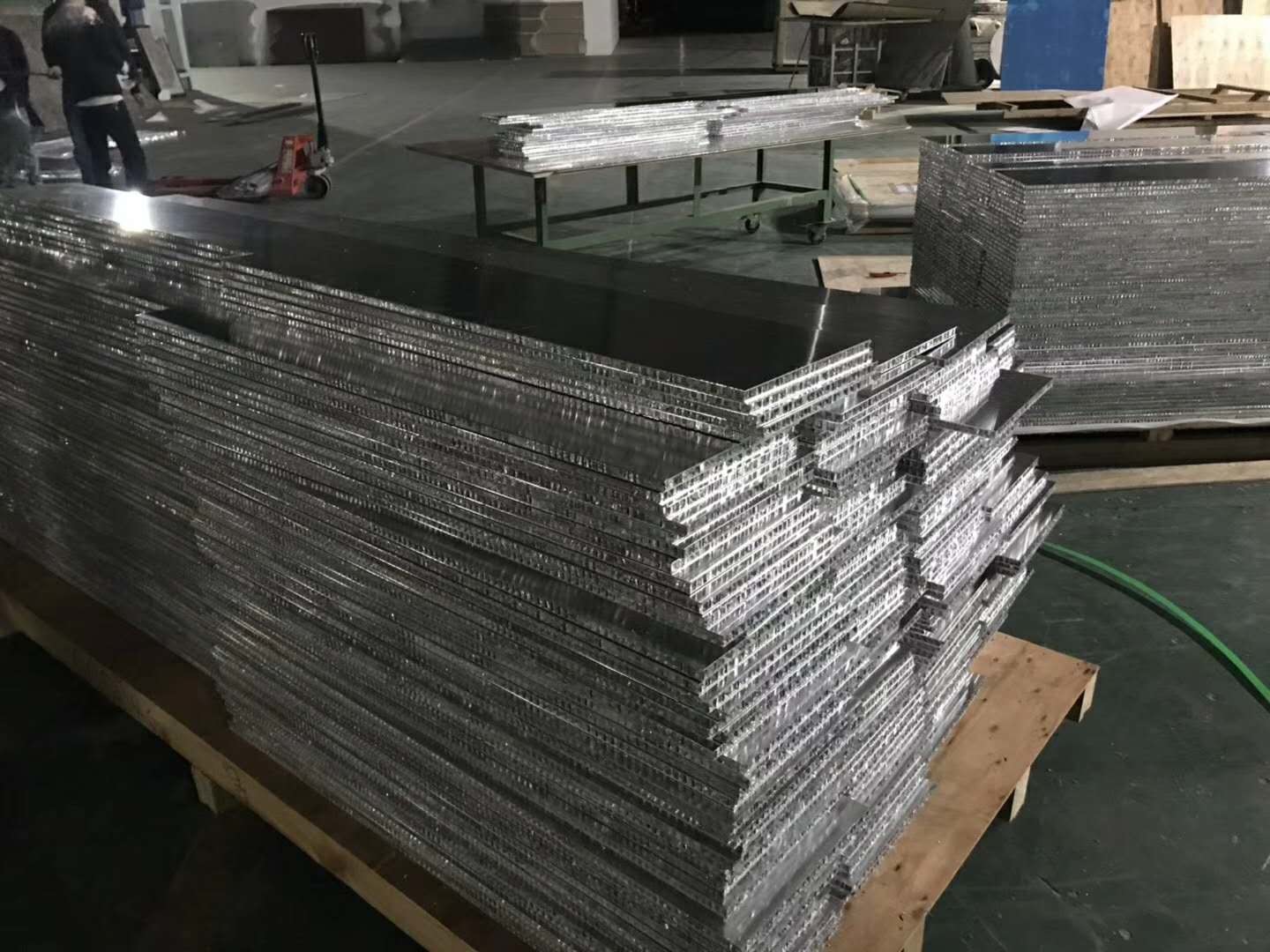 Wood Grain Aluminum Corrugated Composite Panel High Flatness Recyclable