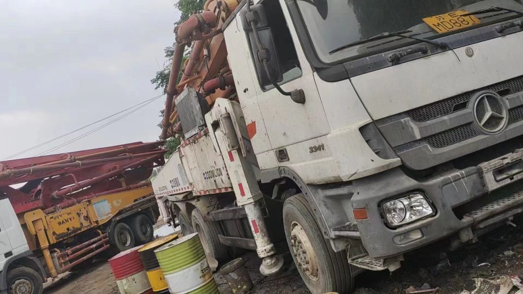 Zoomlion 43m Concrete Pump Benz Truck in Good Original Condition in 2013