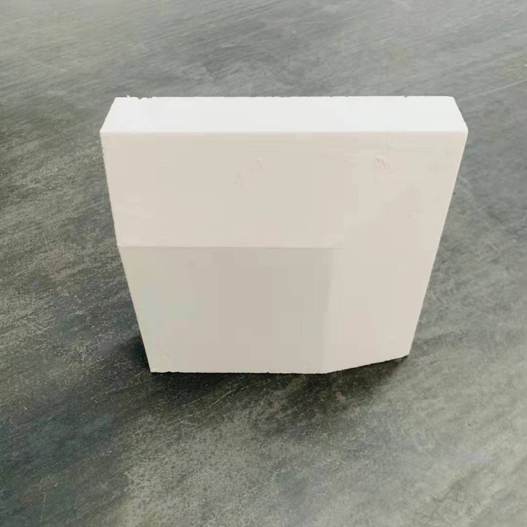 Refining Furnace Corundum Brick with 0.09% MgO Content and Temperature Resistance