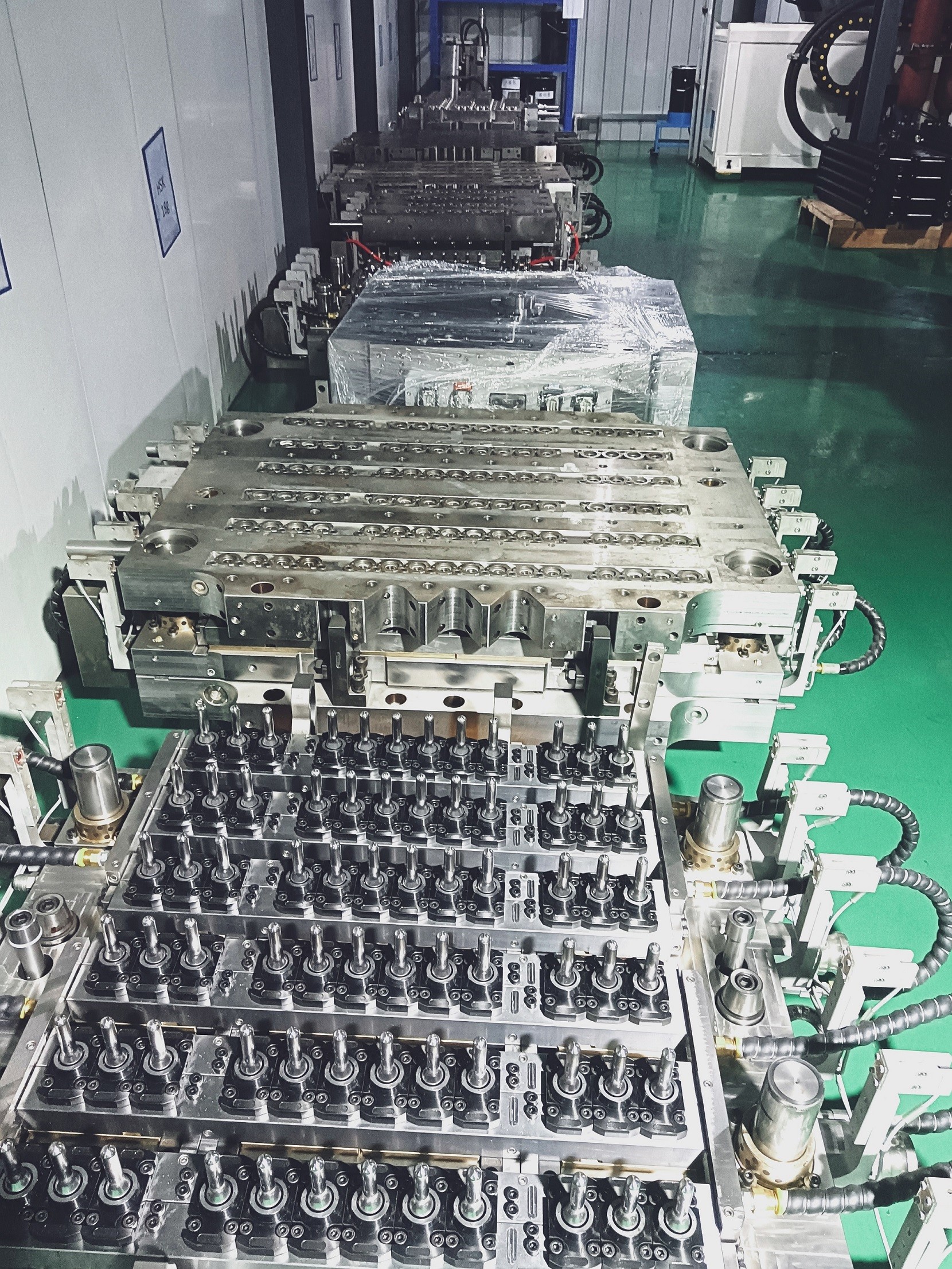 Transparent PET Plastic Preform 32mm 38mm 42mm For Beverage Bottles