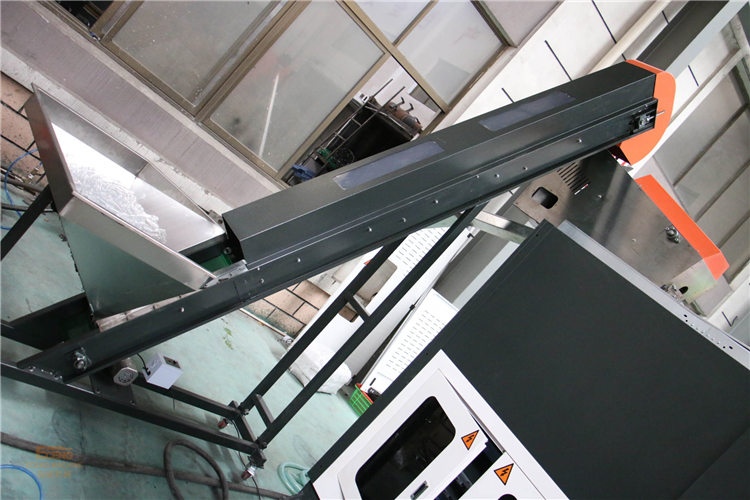 2000ml High Speed PET Stretch Blow Molding Machine 12000BPH