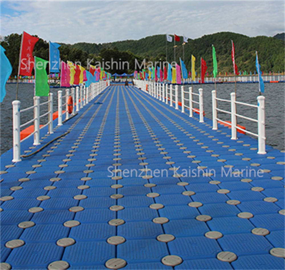 Sturdy HDPE Floating Dock System With 350kg/Sqm Load Capacity Lightweight Jetski Dock Design