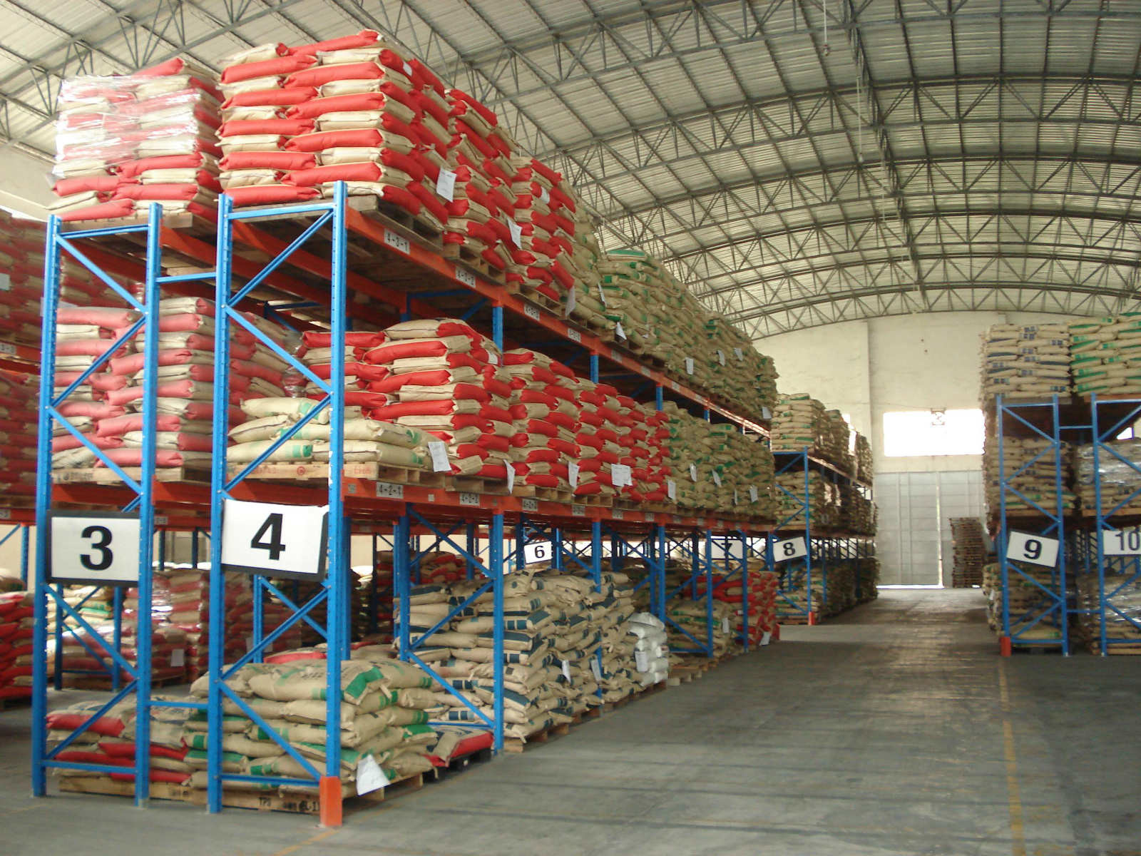 High Density Heavy Duty Pallet Racking System 800kg-4000kg/ layer Capacity