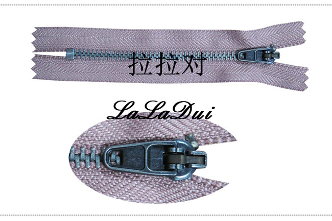 Closed Ended Metal Zips 4# For Trousers , Black Nickel Teeth 27 Inch Metal Jacket Zipper