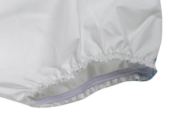 White Blue Surgical Disposable Gown Lightweight Chemical Resistant