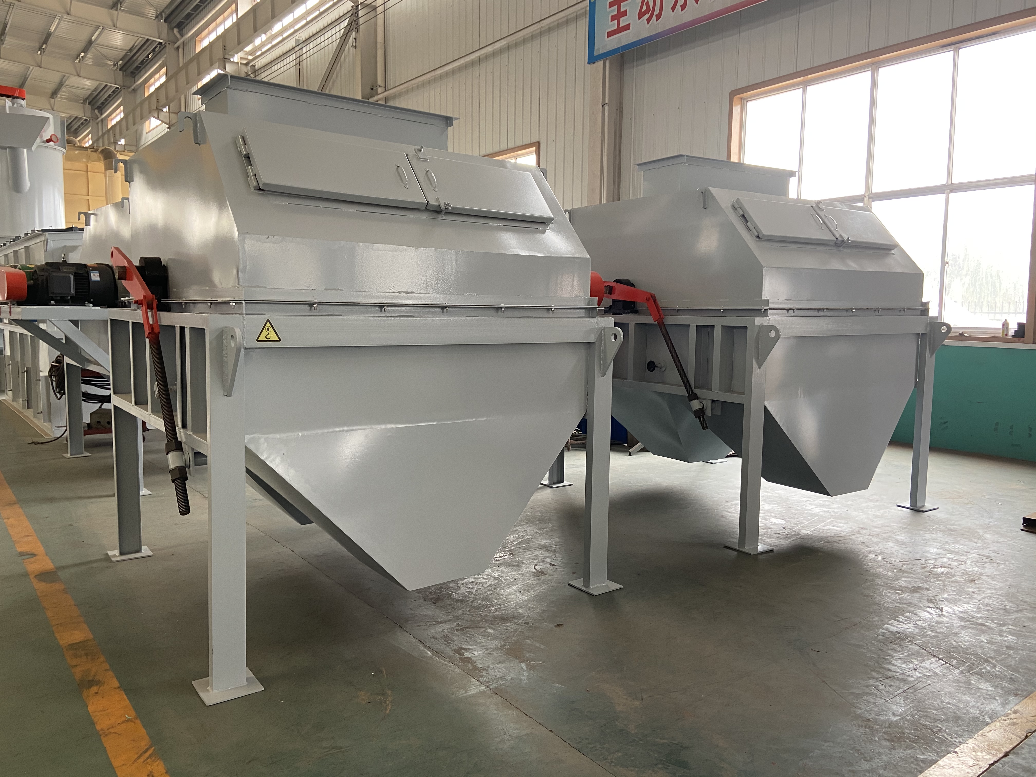 KG 1400mm Drum Length Dry Type Magnetic Separator for Iron Separation and Removing