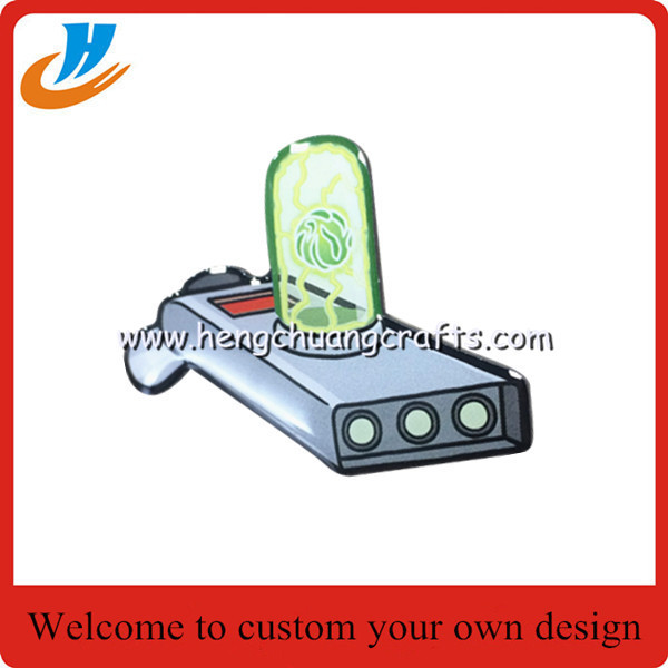 Custom Luggage buckle badge,enamel pin badge with gold plated