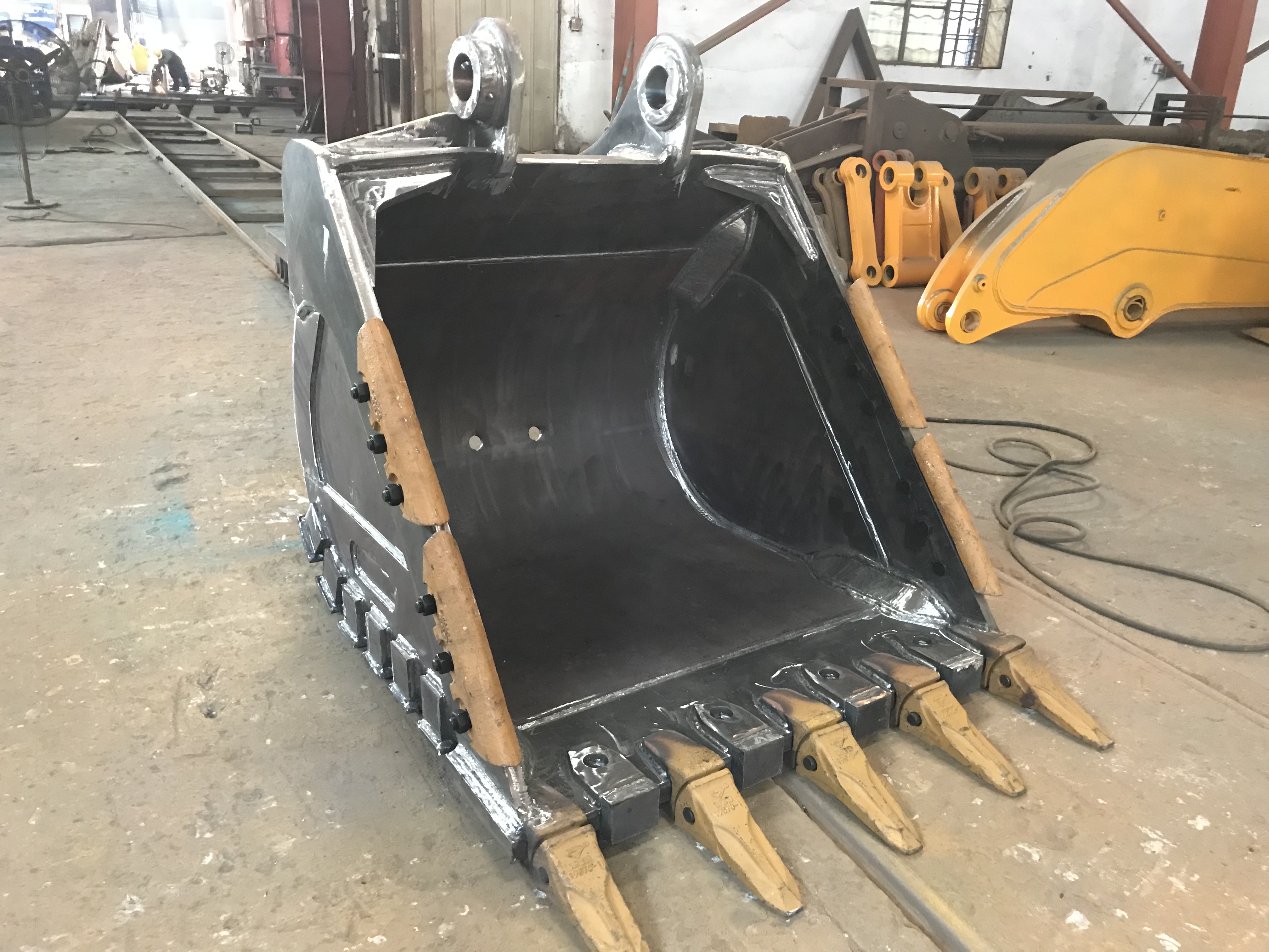 Crawler Excavator Heavy Duty Bucket For R150 R200 R220