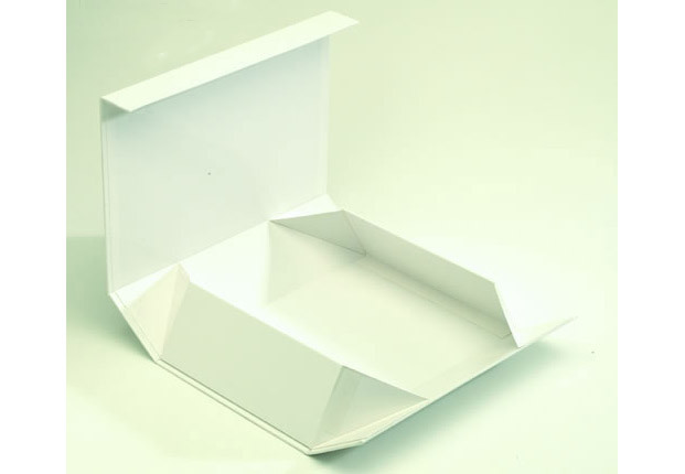 Custom Made Recycled Gift Boxes Various Color Solid Structure SGS Certification