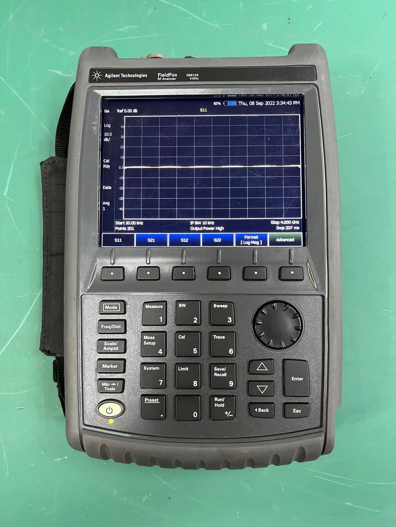 Portable Agilent N9913A FieldFox Handheld RF Analyzer 4 GHz Keysight Spectrum Analyzer